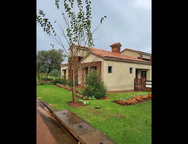4 BEDROOM HOUSE FOR SALE IN ESTATE D' AFRIQUE